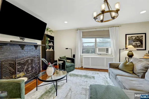 $439,000 | 100 East Palisade Avenue, Unit D45, Englewood, NJ 07631