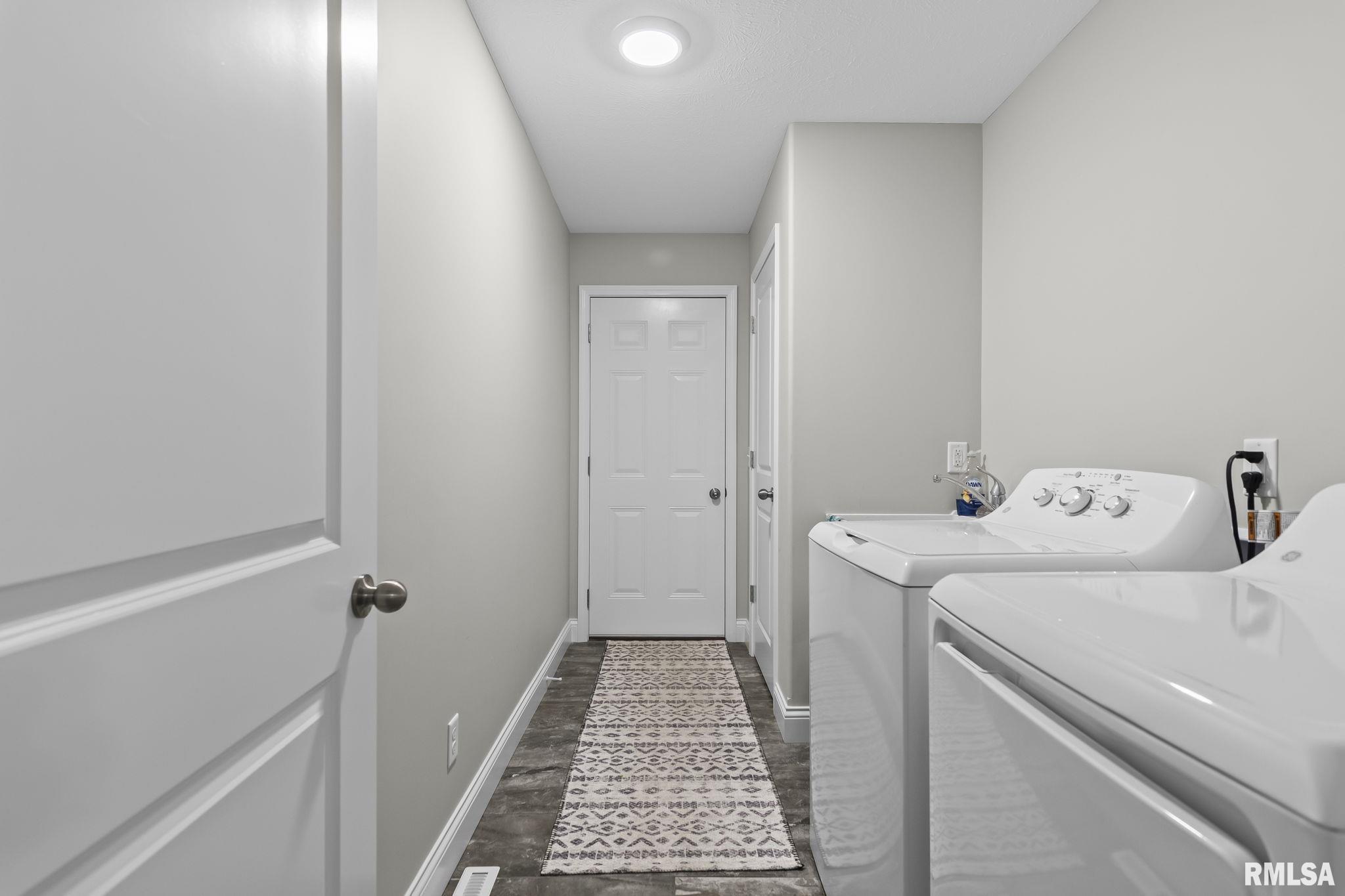 4605 Lasalle Court Springfield, IL 62711 - Photo 23 of 36