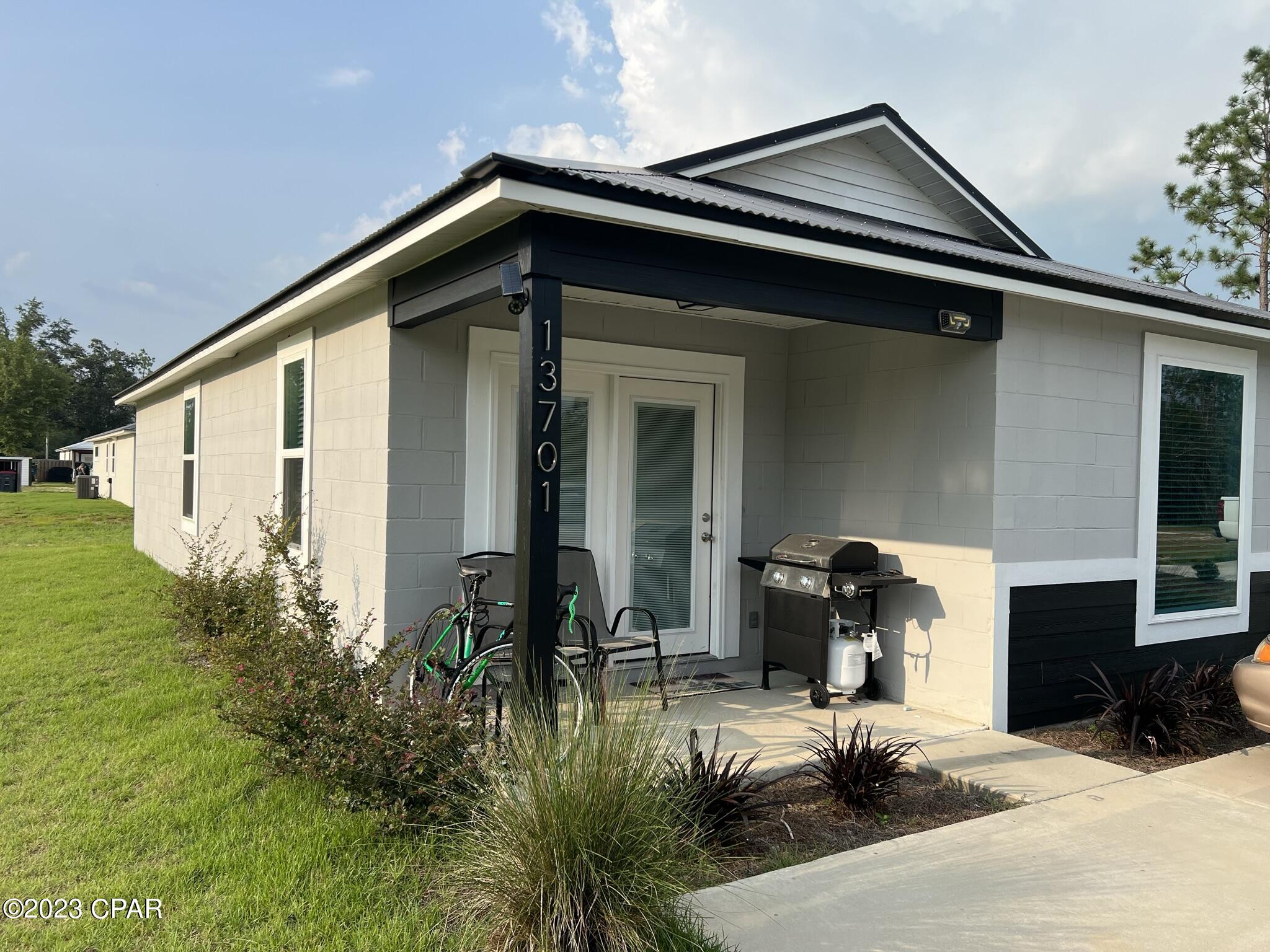 13701 Statler Avenue Youngstown, FL 32466 - Photo 2 of 26