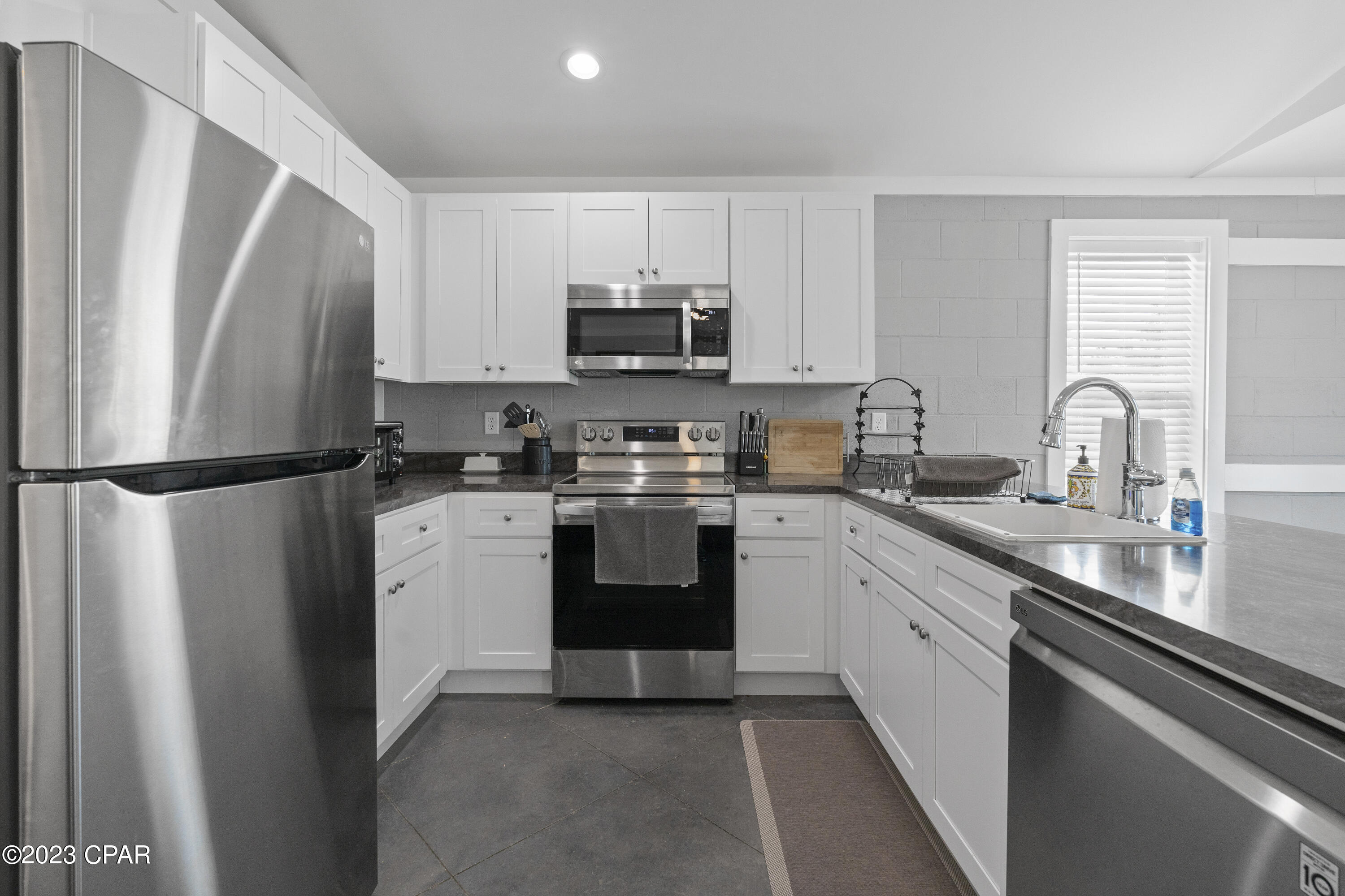 13701 Statler Avenue Youngstown, FL 32466 - Photo 8 of 26