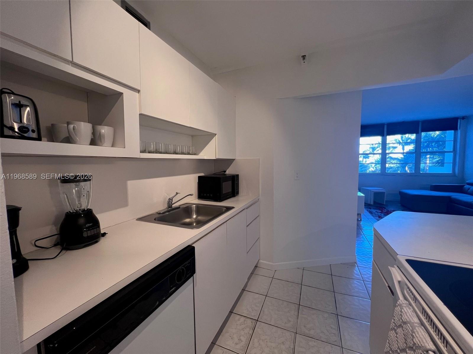 100 Lincoln Road, Unit 415 Miami Beach, FL 33139 - Photo 6 of 32