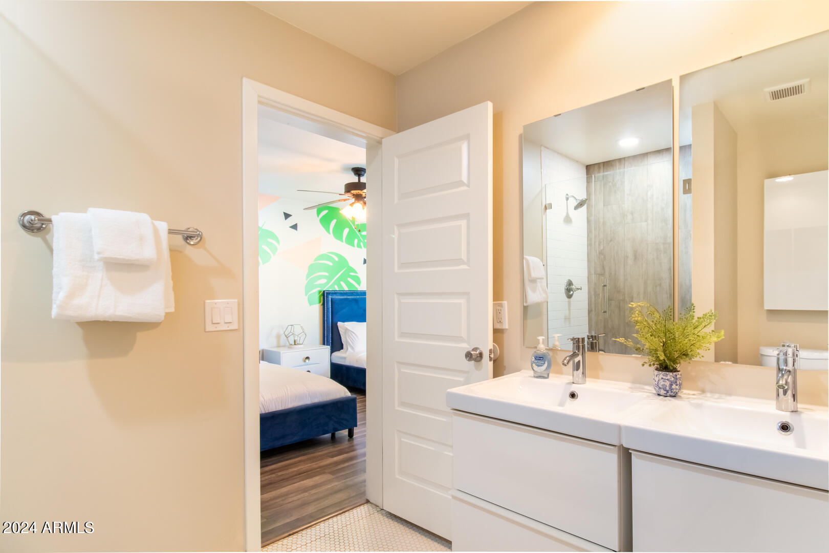 2254 West Charter Oak Road Phoenix, AZ 85029 - Photo 18 of 27 Phoenix airbnb