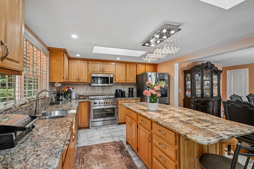 79 Russ Street Randolph, MA 02368 - Photo 10 of 37