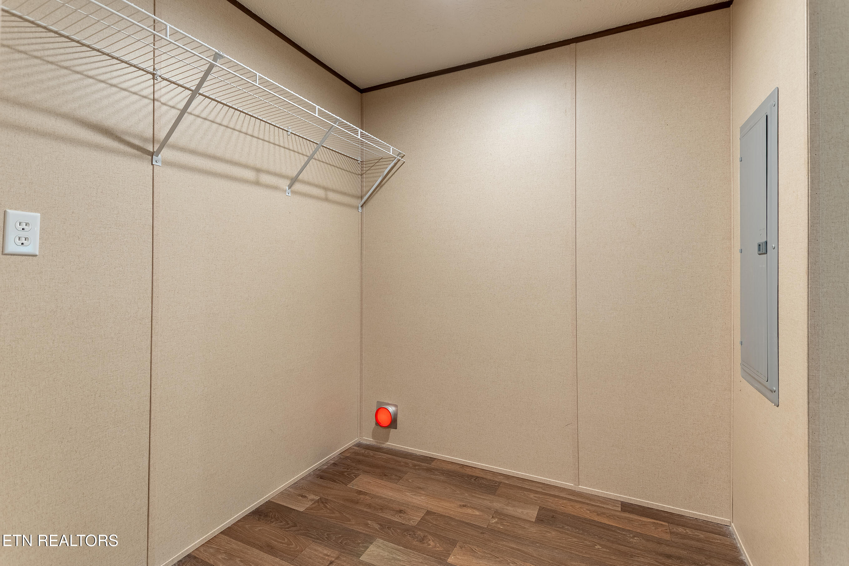 200 Burnett Lane Oneida, TN 37841 - Photo 16 of 36 200 Burnett Ln Oneida, TN DSC_4821-HDR