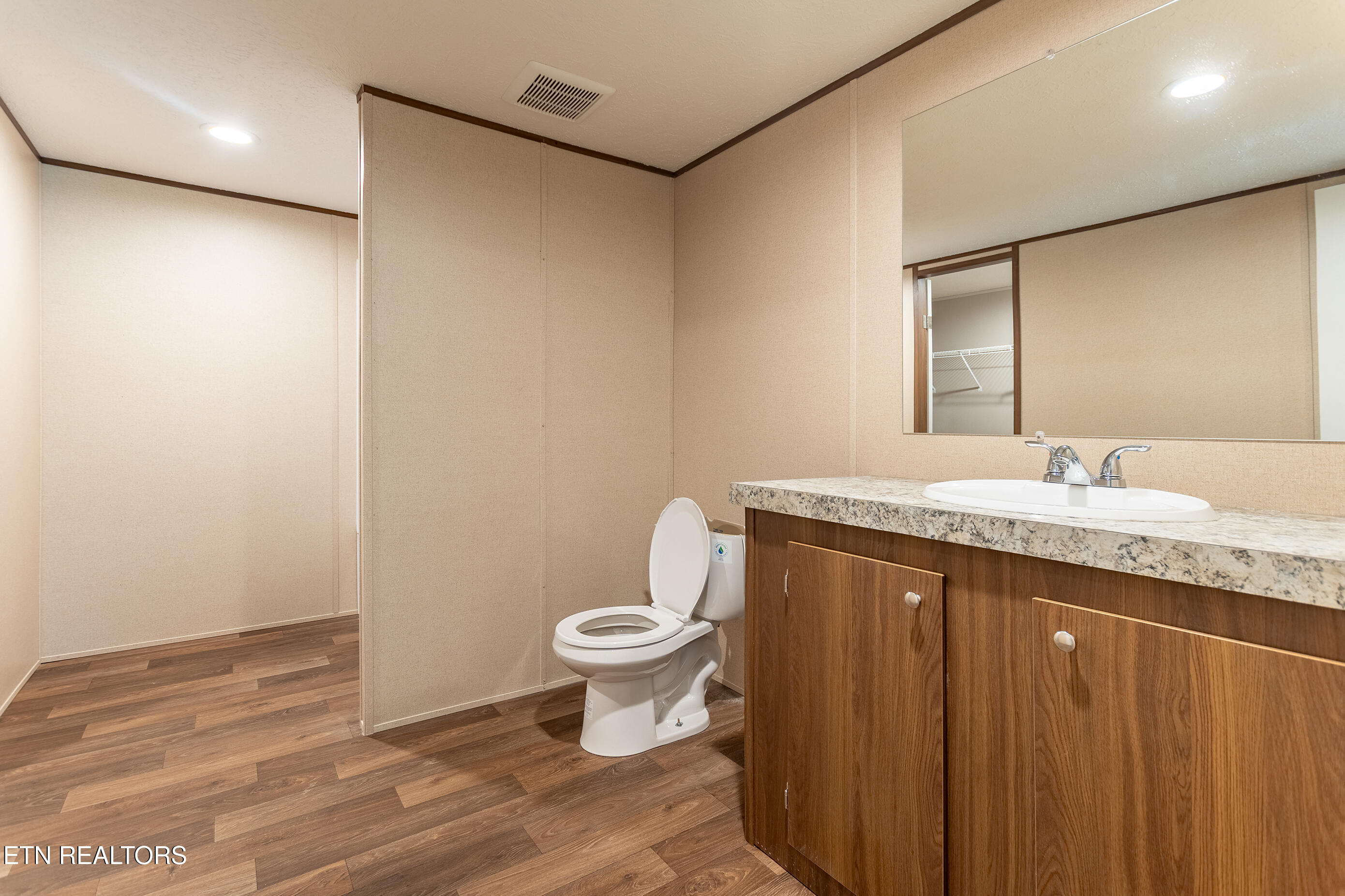 200 Burnett Lane Oneida, TN 37841 - Photo 19 of 36 200 Burnett Ln Oneida, TN DSC_4836-HDR