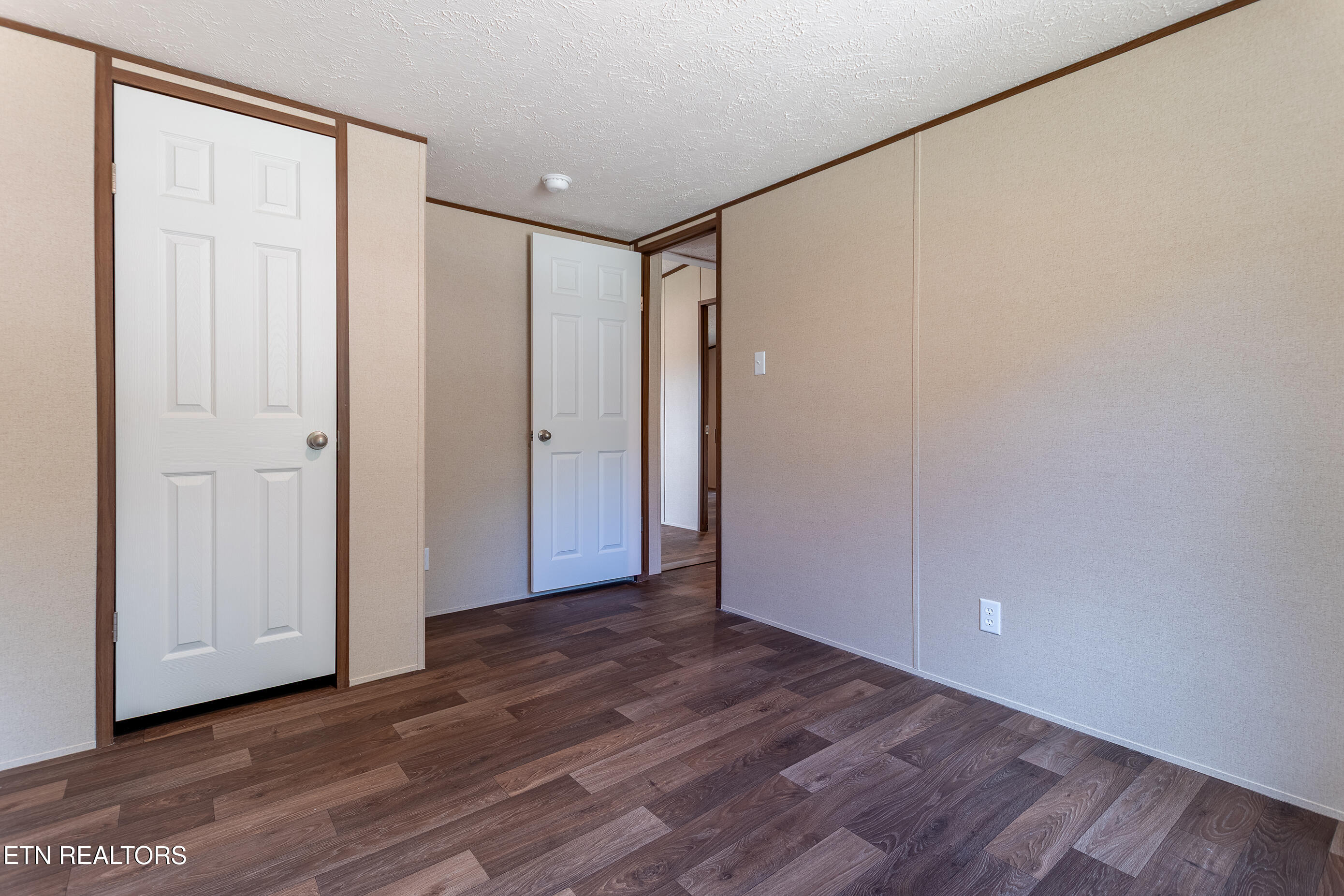 200 Burnett Lane Oneida, TN 37841 - Photo 24 of 36 200 Burnett Ln Oneida, TN DSC_4857-HDR