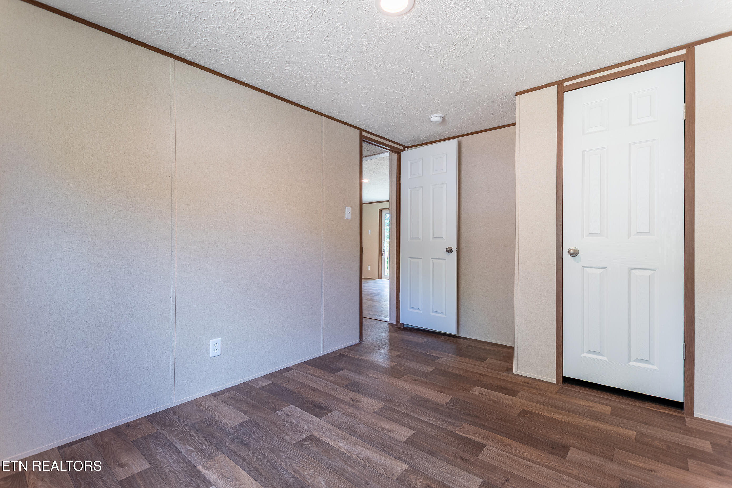 200 Burnett Lane Oneida, TN 37841 - Photo 26 of 36 200 Burnett Ln Oneida, TN DSC_4863-HDR