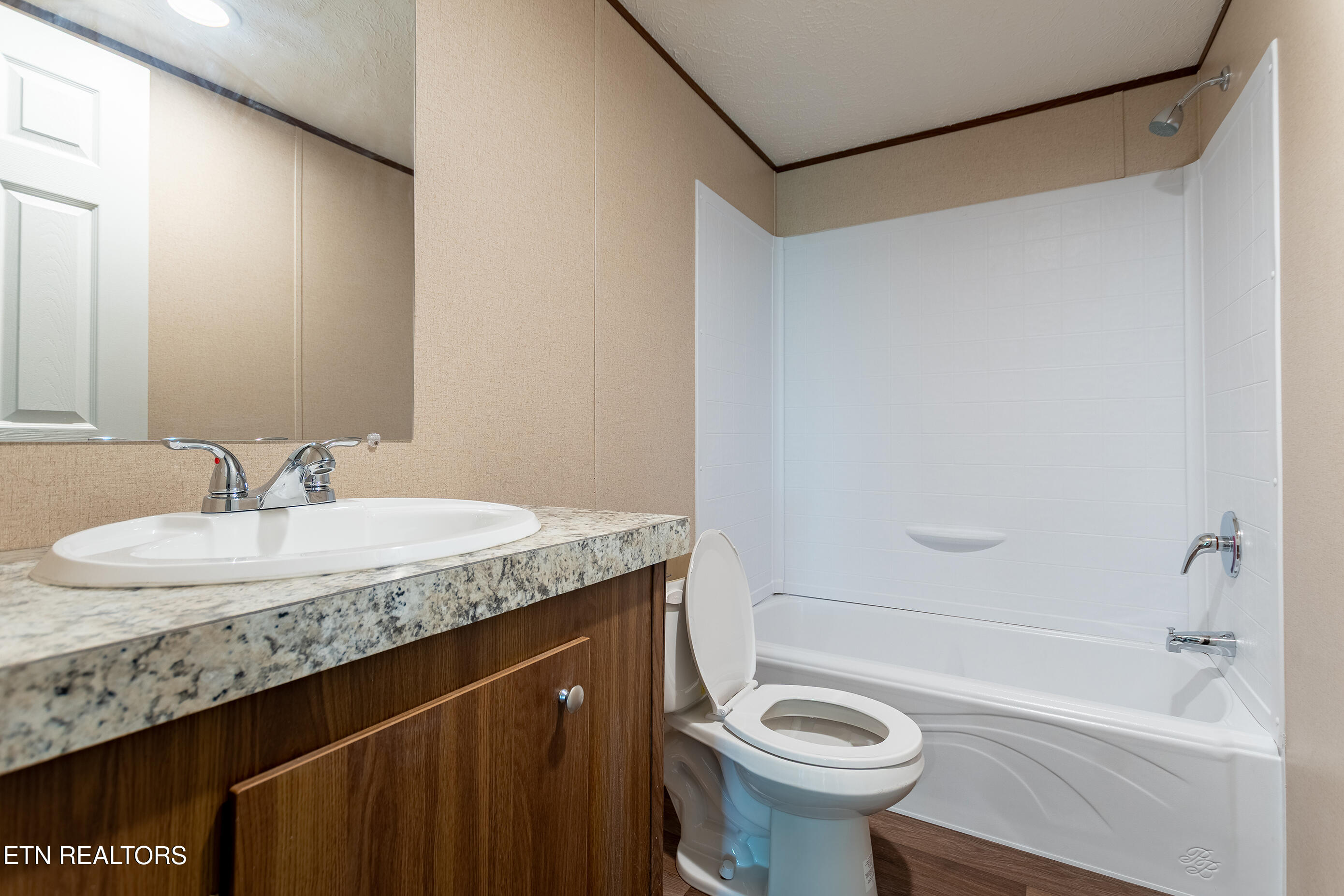 200 Burnett Lane Oneida, TN 37841 - Photo 27 of 36 200 Burnett Ln Oneida, TN DSC_4866-HDR