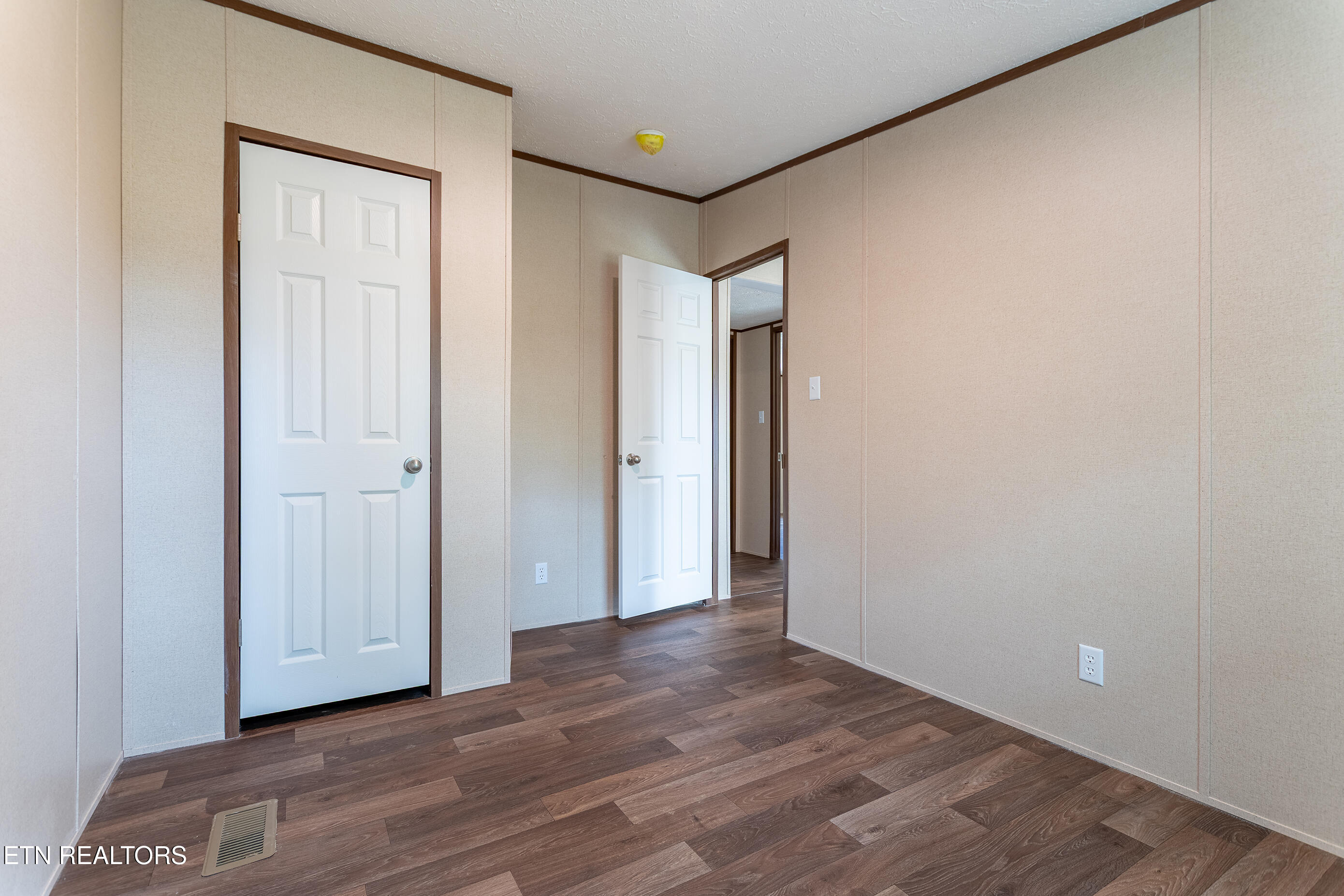 200 Burnett Lane Oneida, TN 37841 - Photo 29 of 36 200 Burnett Ln Oneida, TN DSC_4872-HDR