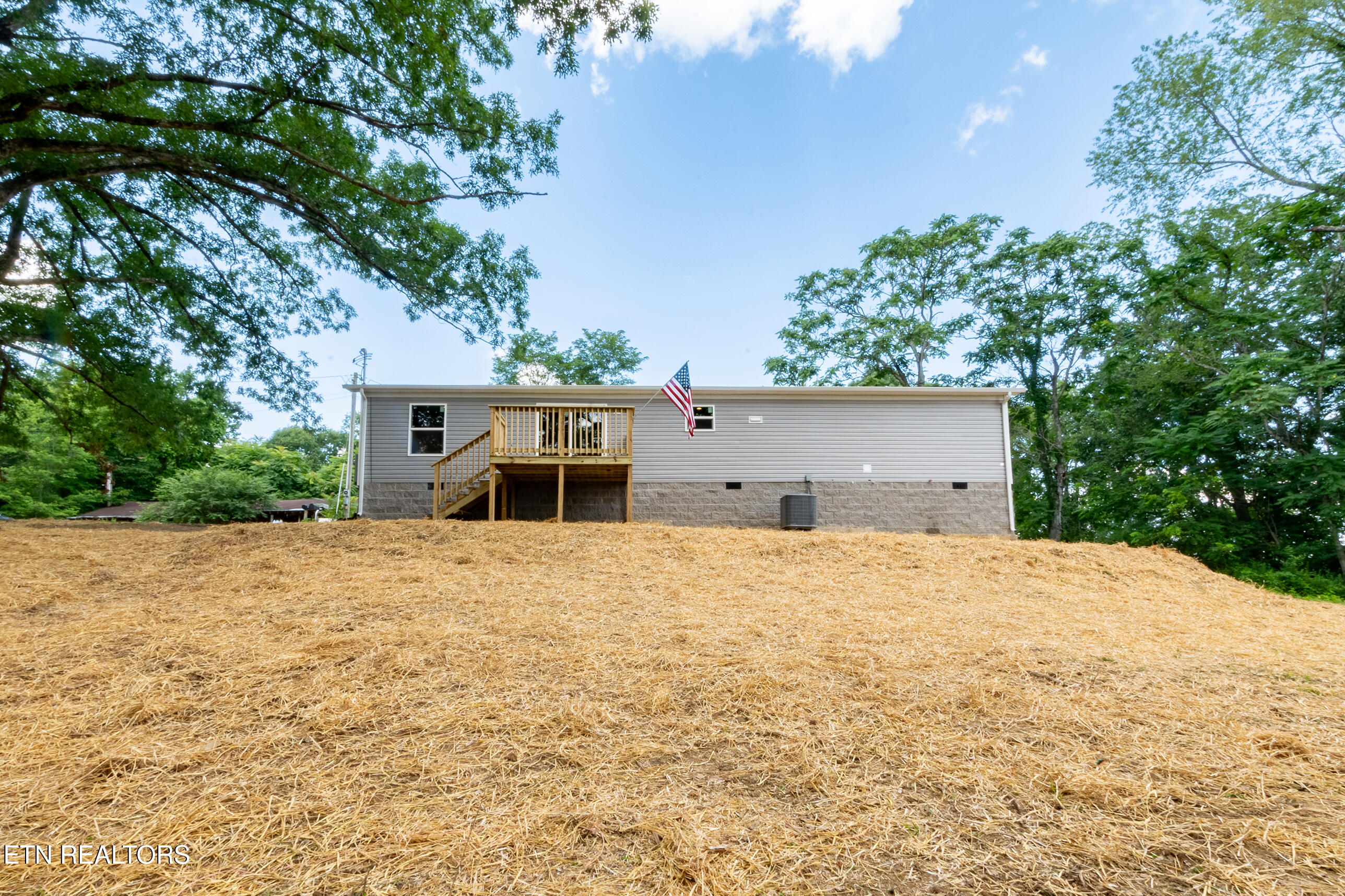 200 Burnett Lane Oneida, TN 37841 - Photo 32 of 36 200 Burnett Ln Oneida, TN DSC_4896-HDR