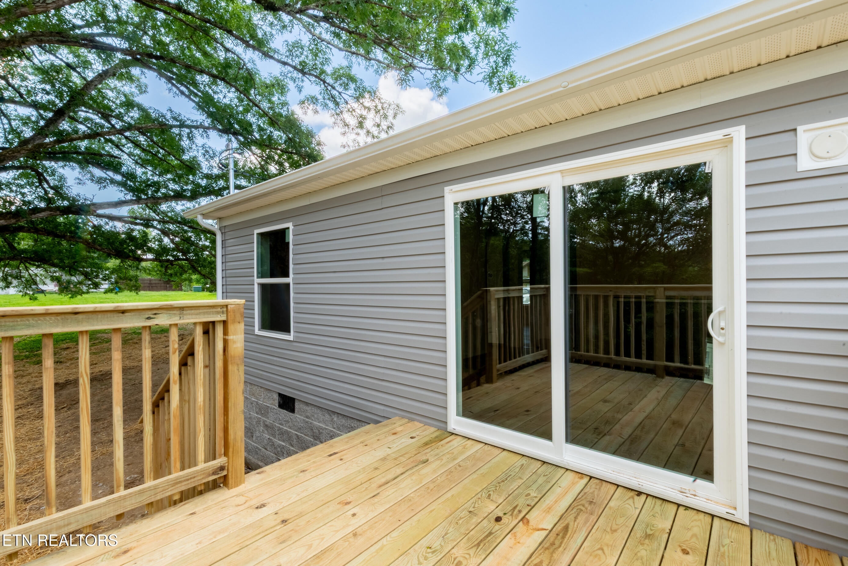 200 Burnett Lane Oneida, TN 37841 - Photo 33 of 36 200 Burnett Ln Oneida, TN DSC_4902-HDR