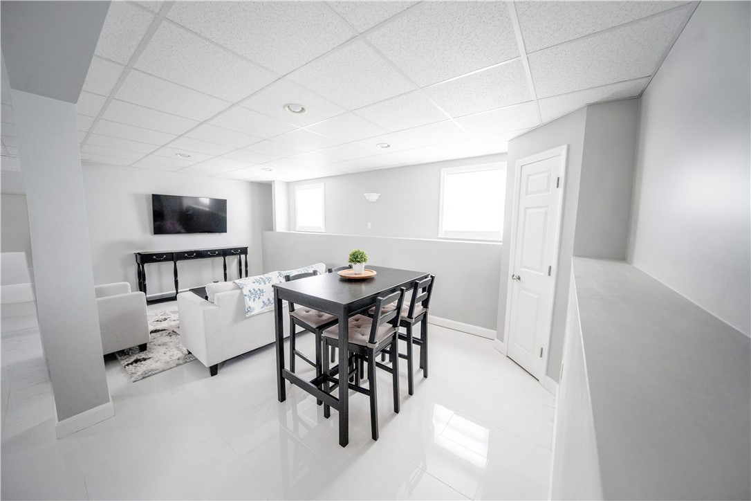 101 Sycamore Avenue Warwick, RI 02886 - Photo 11 of 19