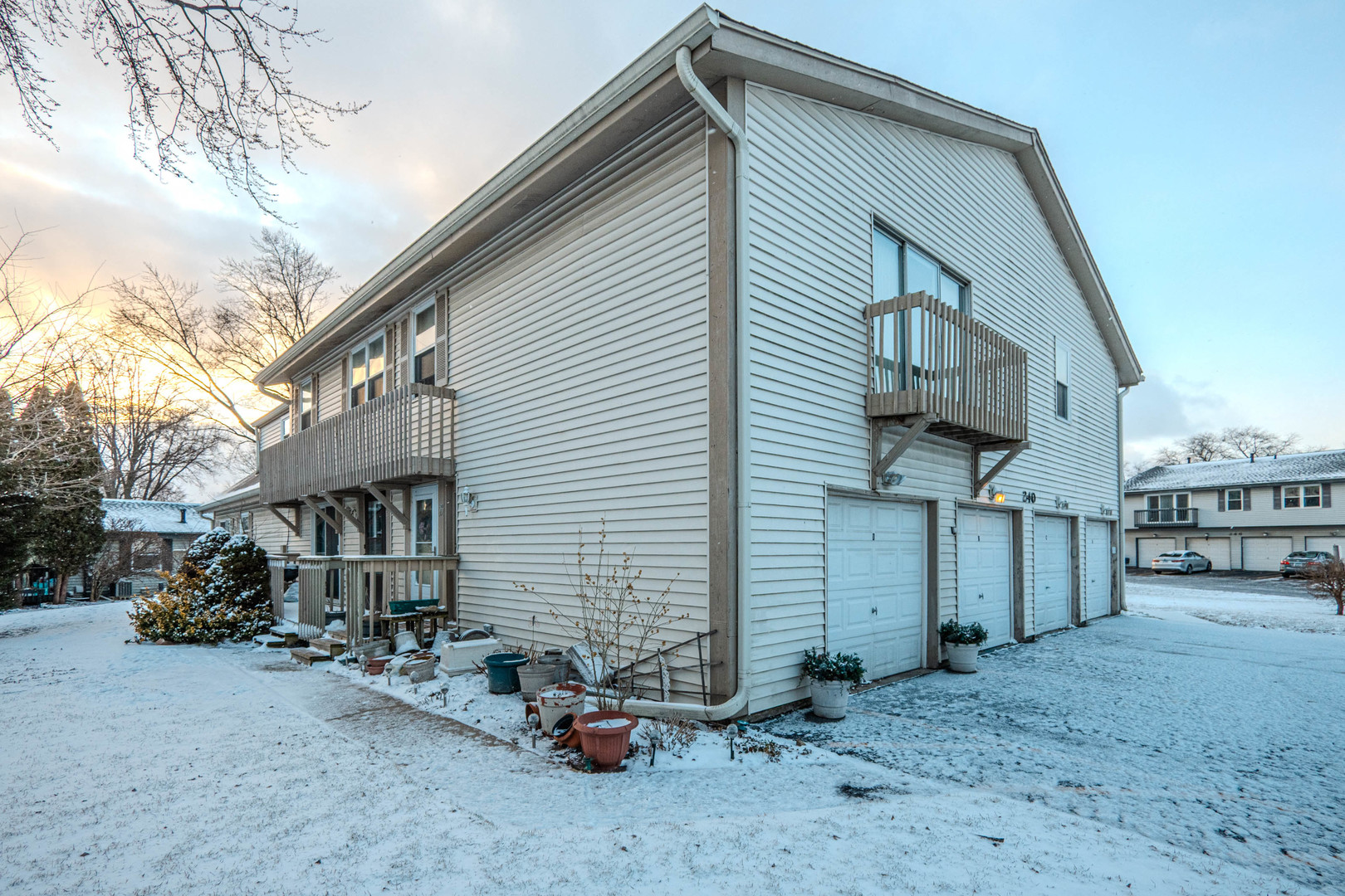 240 Chippewa Court, Unit B Bolingbrook, IL 60440 - Photo 3 of 20