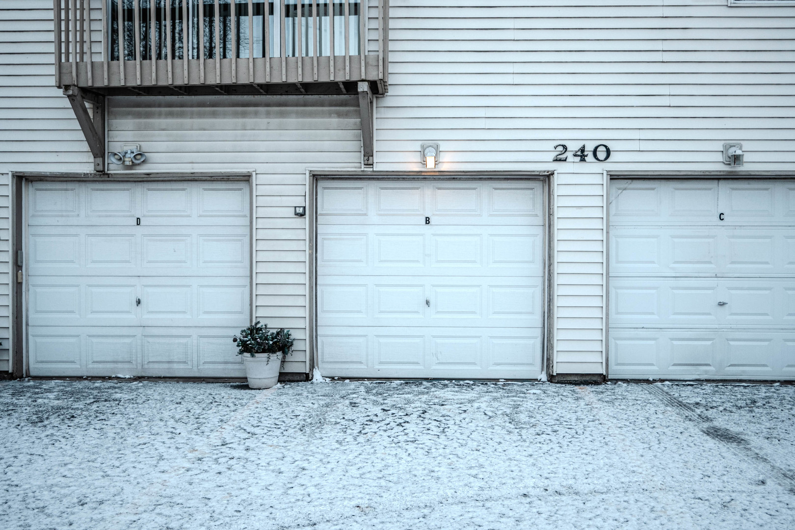 240 Chippewa Court, Unit B Bolingbrook, IL 60440 - Photo 4 of 20