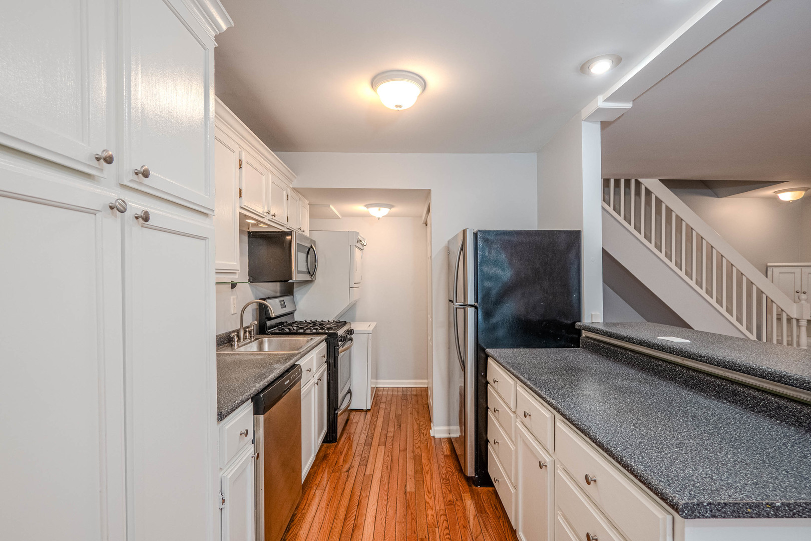 240 Chippewa Court, Unit B Bolingbrook, IL 60440 - Photo 7 of 20