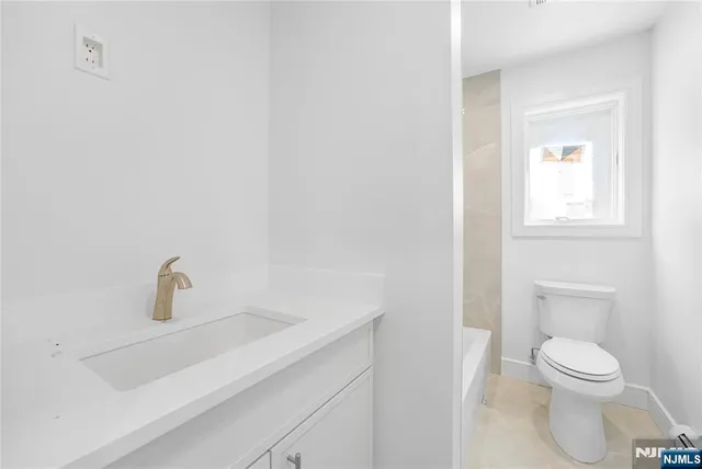 $1,199,000 | 762 Williams Place, Unit A, Cliffside Park, NJ 07010