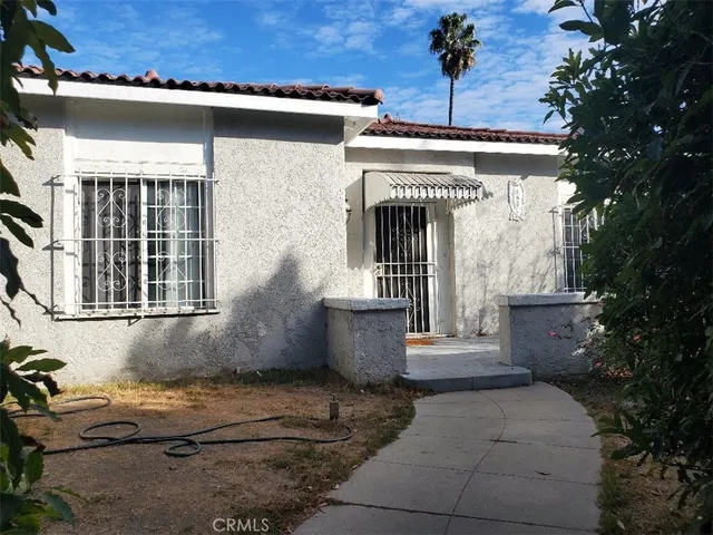 $1,200,000 | 250 North Ridgewood Place, Los Angeles, CA 90004