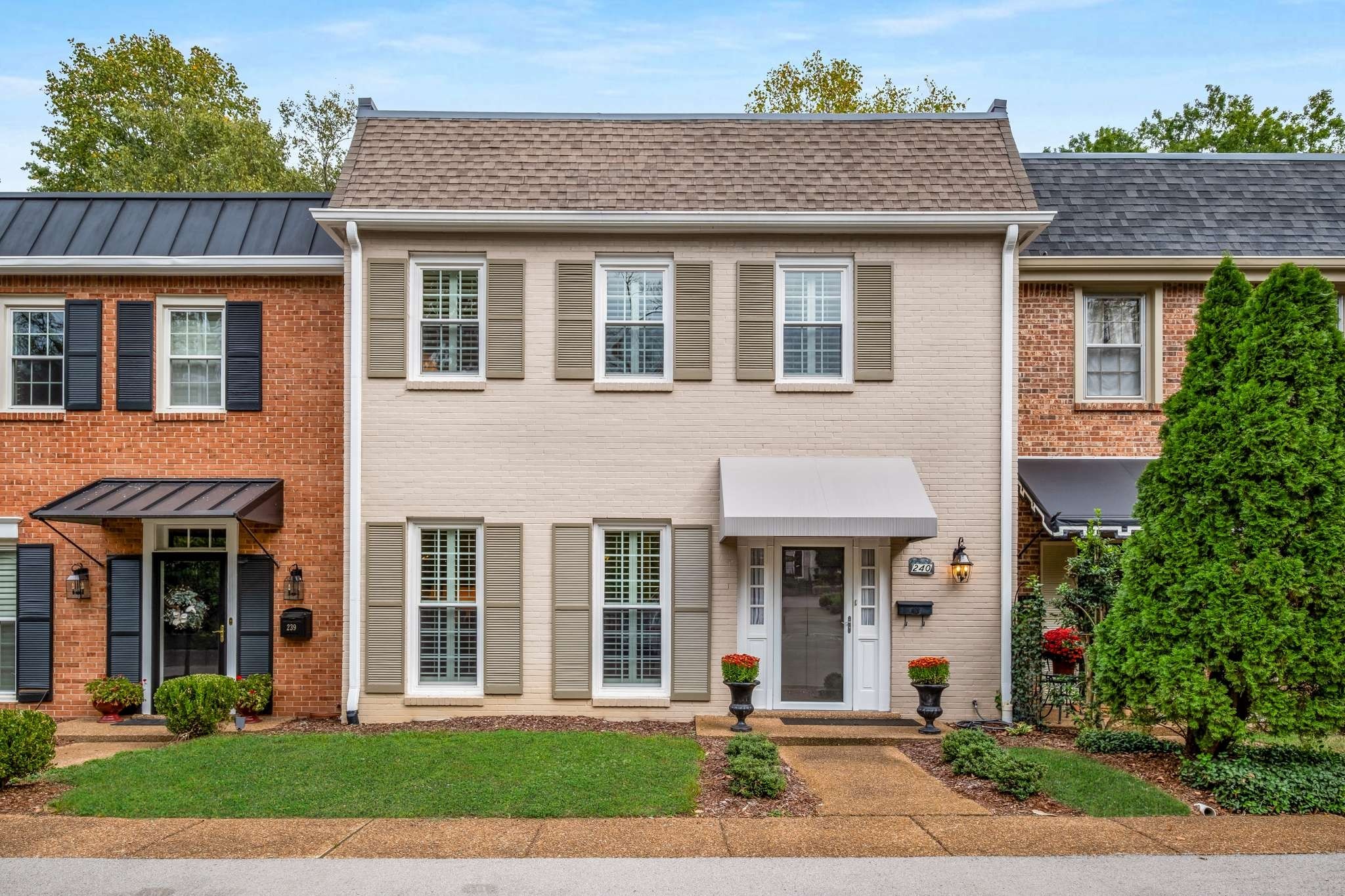 4400 Belmont Park Terrace, Unit 240, Nashville, TN 37215 Compass