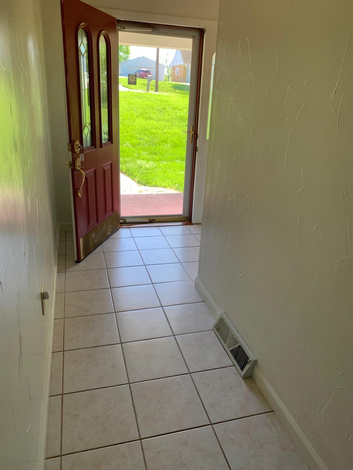 10035 Brehm Road Cincinnati, OH 45252 - Photo 4 of 25 Gallery Image 4