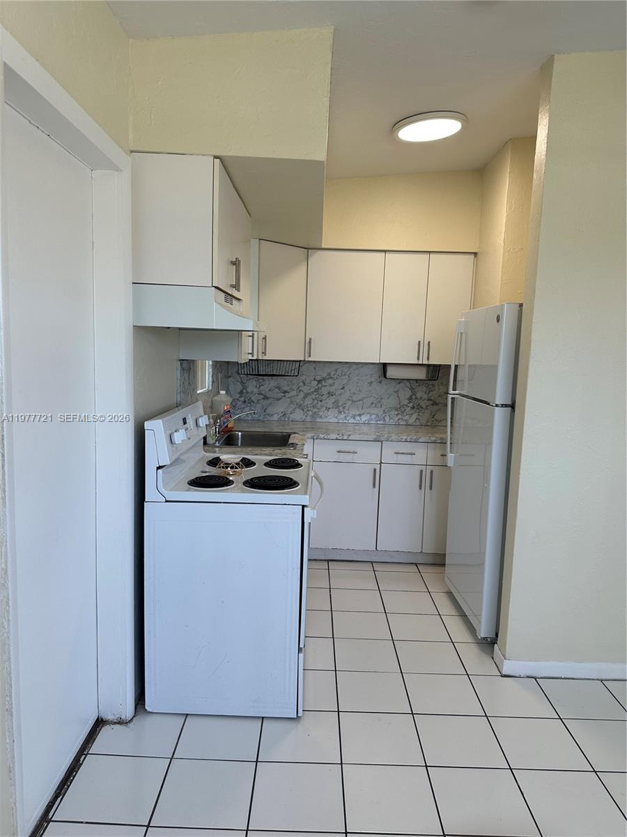 10761 Southwest 221st Street Miami, FL 33170 - Photo 26 of 32