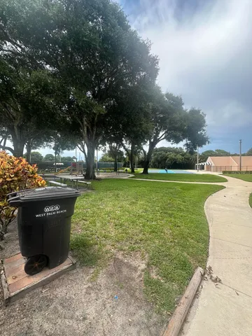 $2,100 | 1014 10th Way, West Palm Beach, FL 33407
