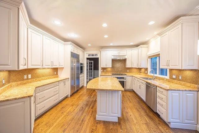 $10,000 | 27 Mellon Road, Wellesley, MA 02482