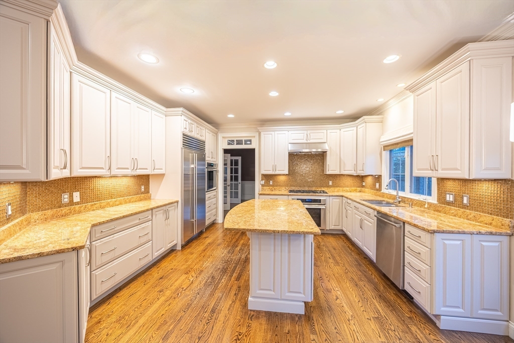 27 Mellon Road Wellesley, MA 02482 - Photo 17 of 37