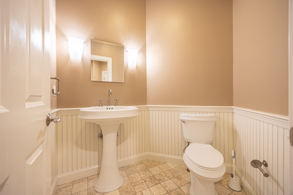 27 Mellon Road Wellesley, MA 02482 - Photo 34 of 37