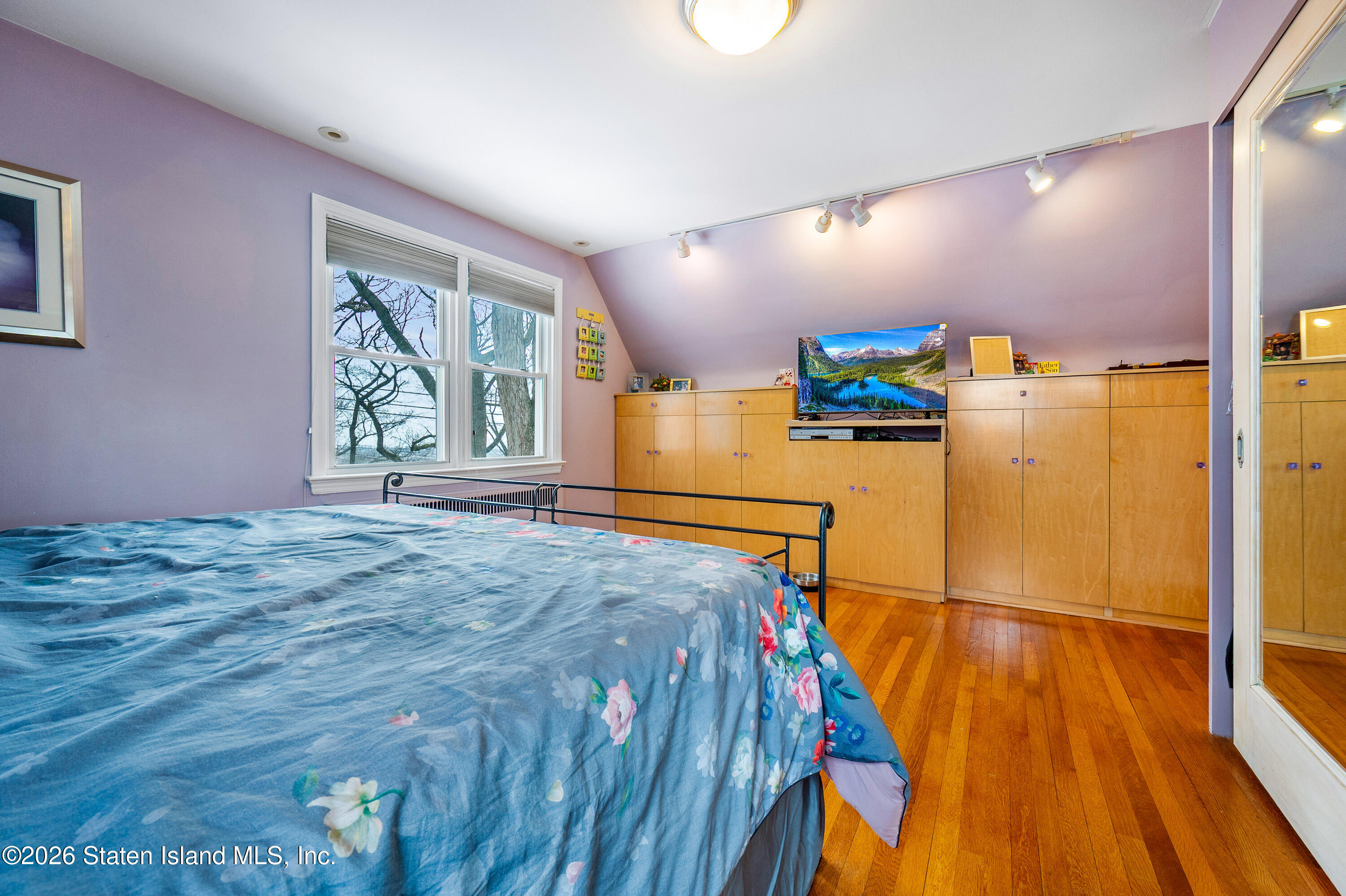 34 Holsman Road Staten Island, NY 10301 - Photo 20 of 33 34 Holsman Rd 19