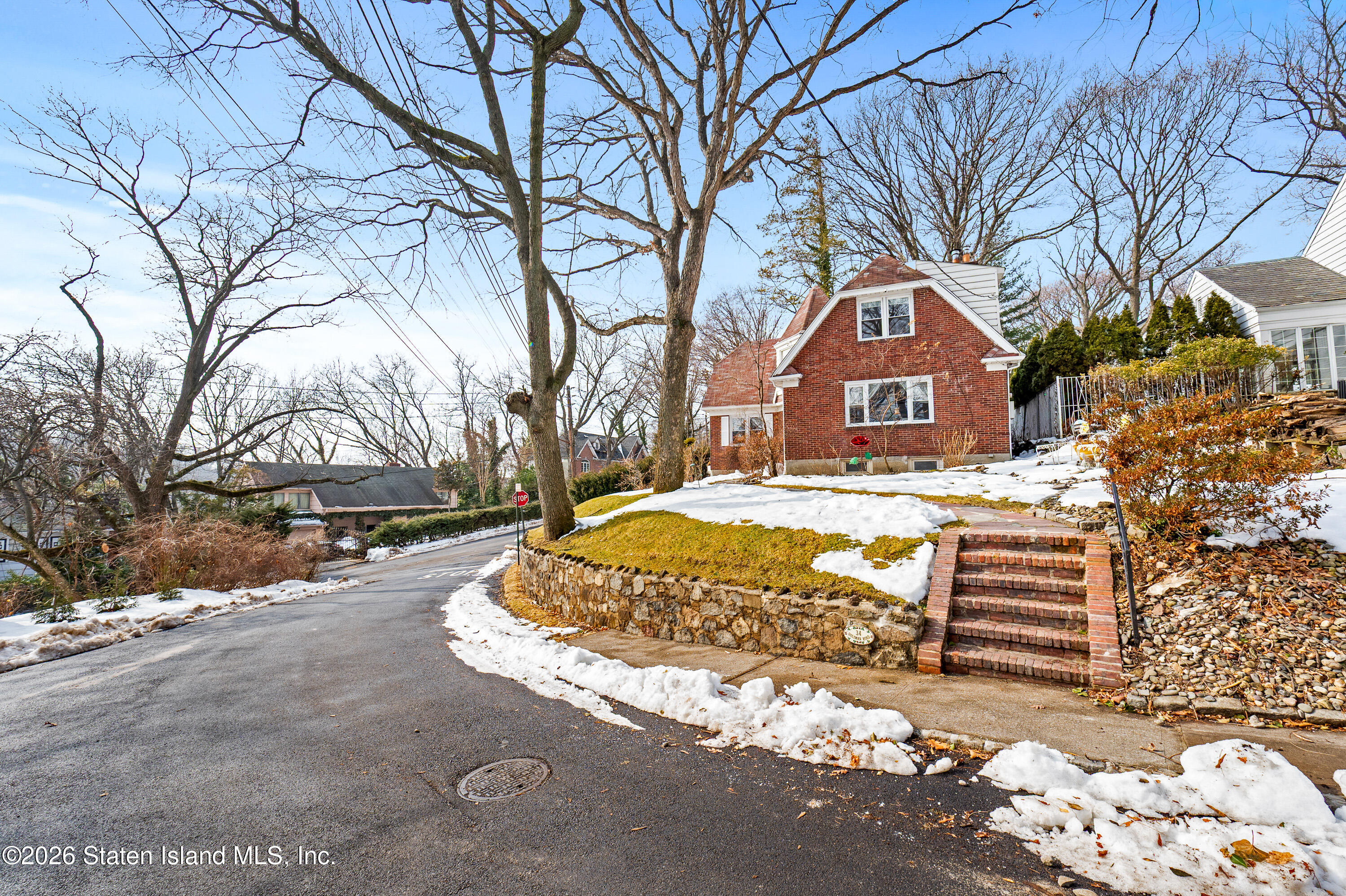 34 Holsman Road Staten Island, NY 10301 - Photo 4 of 33 34 Holsman Rd 3