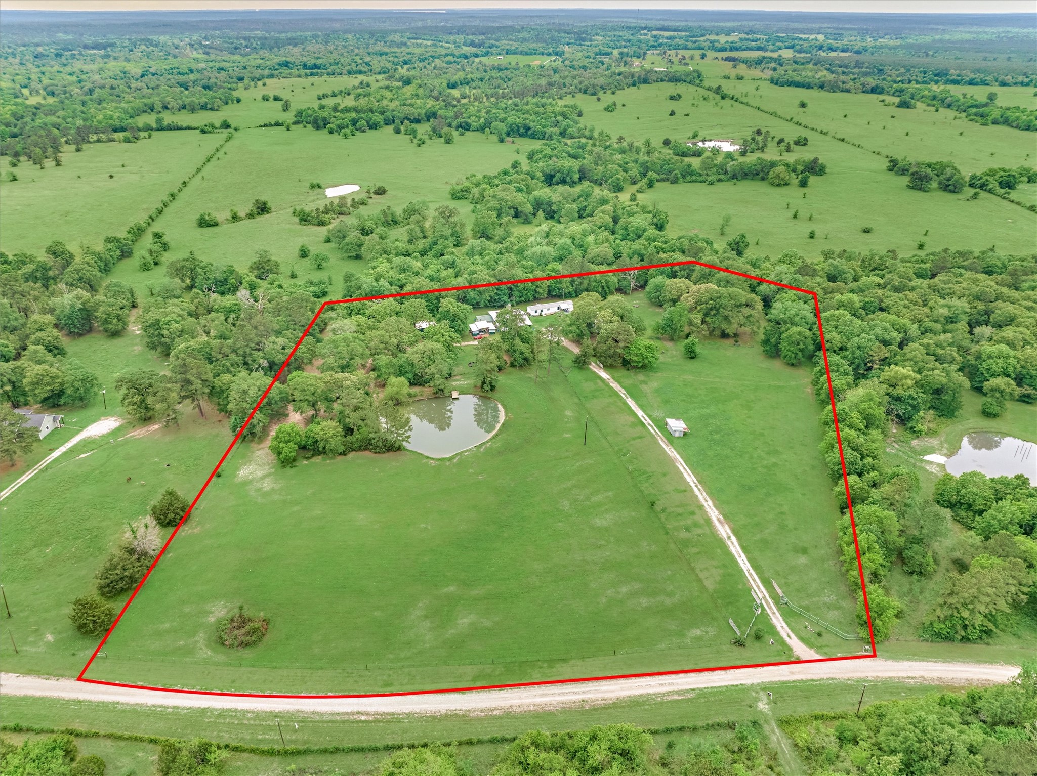 88 Piney Point Road Huntsville, TX 77340 - Photo 3 of 46