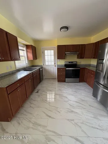 $1,350 | 123 Arthur Court, Jacksonville, NC 28546