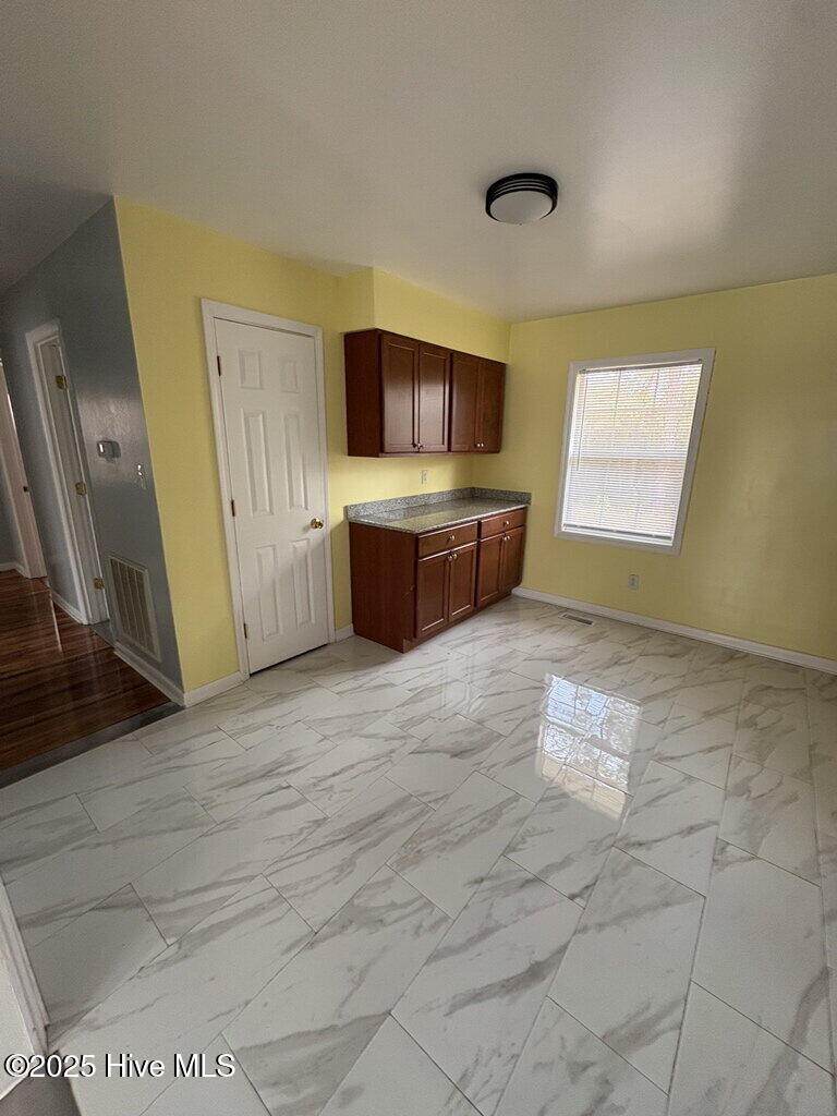 123 Arthur Court Jacksonville, NC 28546 - Photo 6 of 13 Kitchen