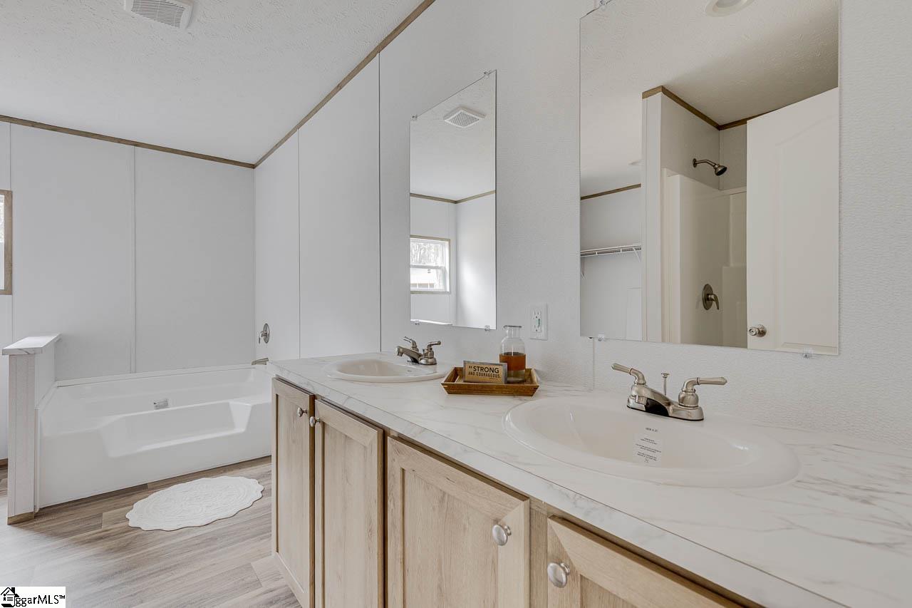 844 Black Snake Road Easley, SC 29640 - Photo 14 of 19