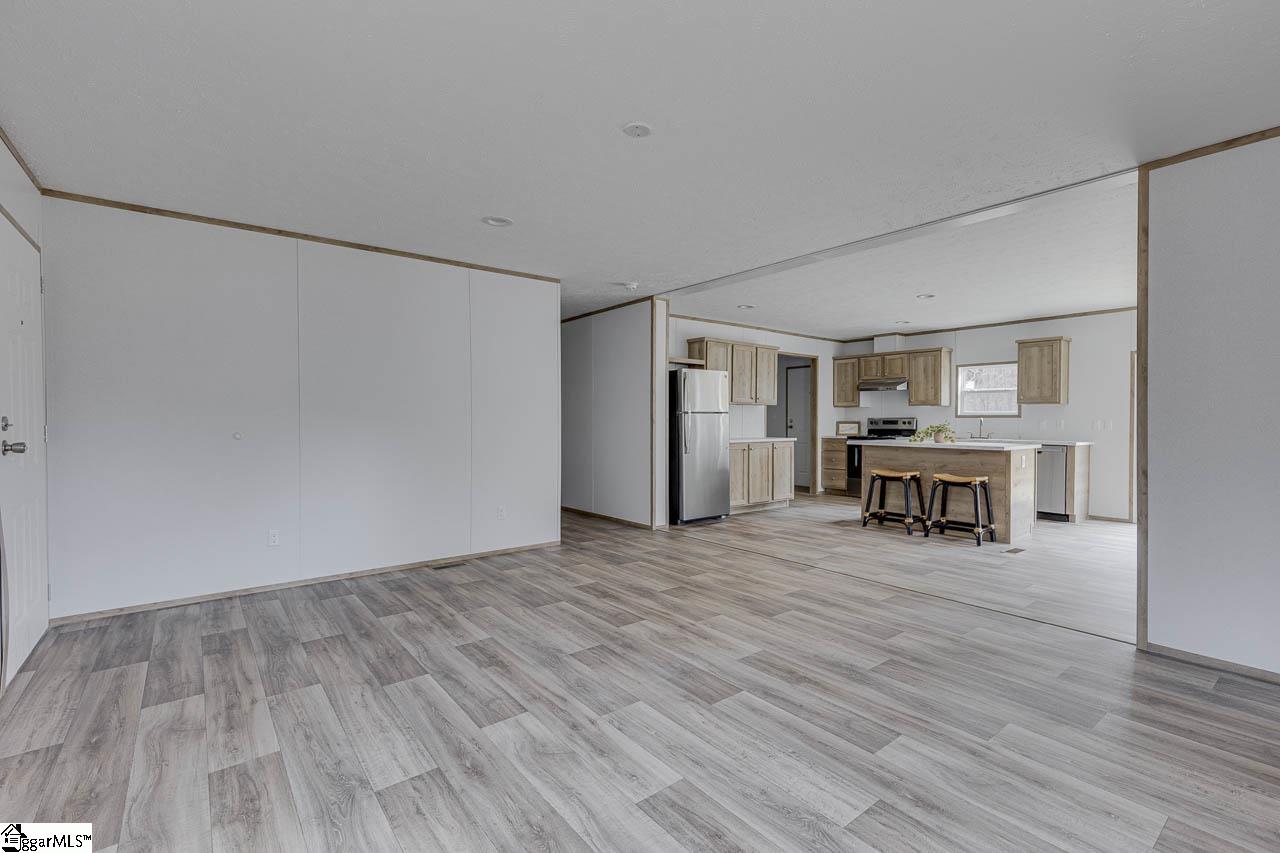 844 Black Snake Road Easley, SC 29640 - Photo 5 of 19