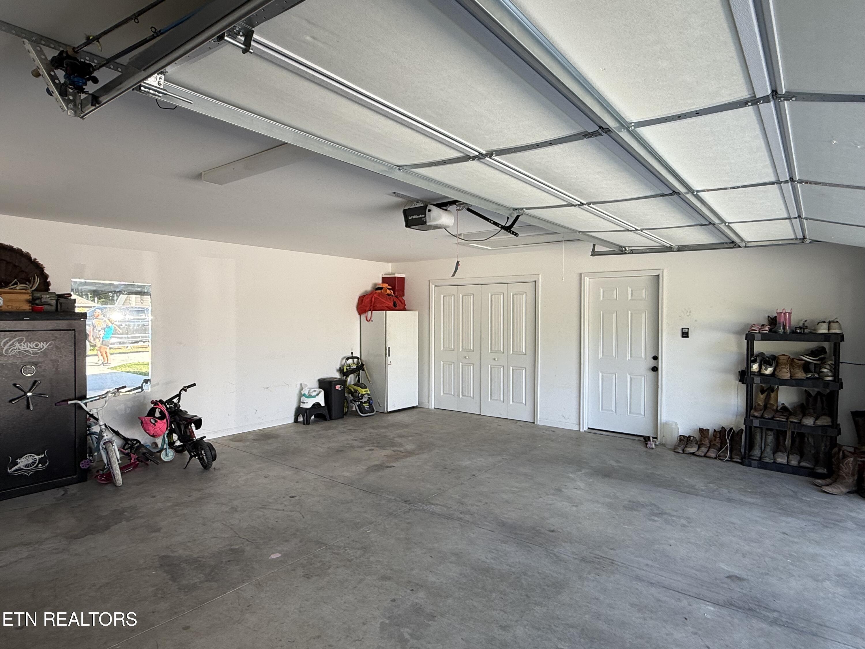 220 Kayla Lane Oneida, TN 37841 - Photo 29 of 35 IMG_3220