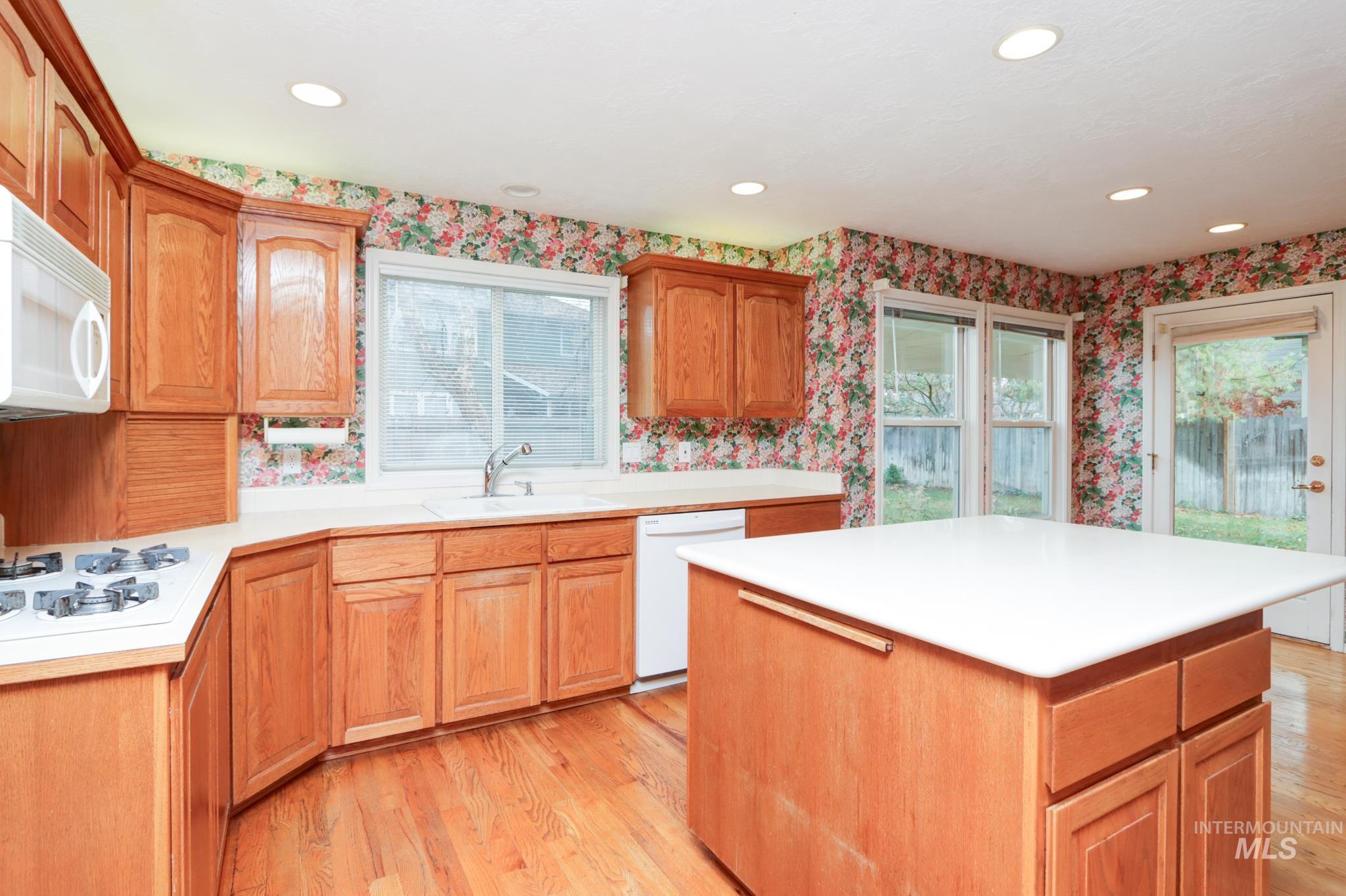 8037 West Innsbrook Court Boise, ID 83704 - Photo 14 of 42