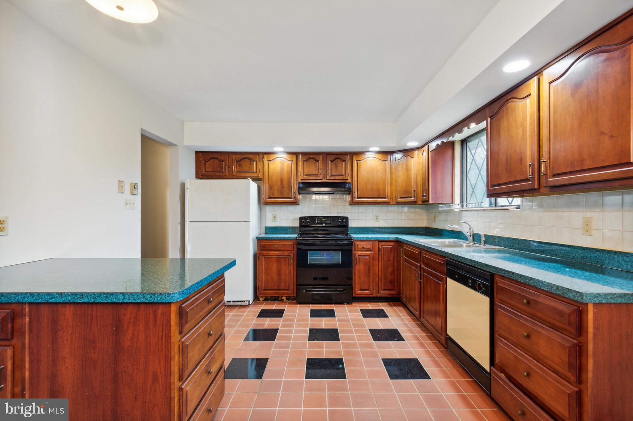 1750 Canary Road Quakertown, PA 18951 - Photo 6 of 16 Gallery Image 6