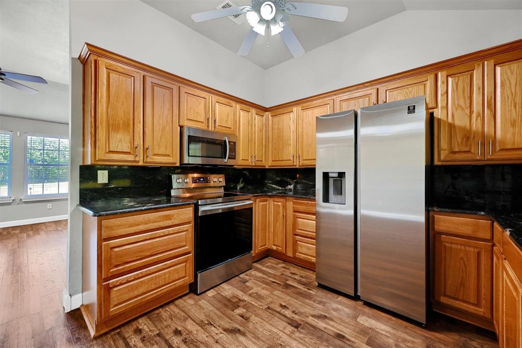 187 Square Dance Road Denison, TX 75021 - Photo 9 of 19 Gallery Image 9