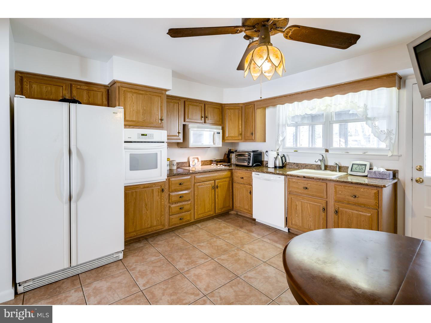 829 Hilltop Road Cinnaminson, NJ 08077 - Photo 5 of 25 Gallery Image 5