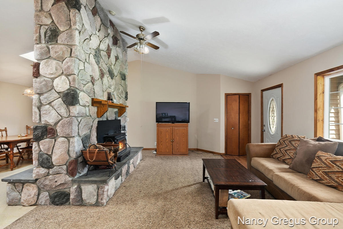 4350 Buehler Road Hastings, MI 49058 - Photo 6 of 20 IMG_1003