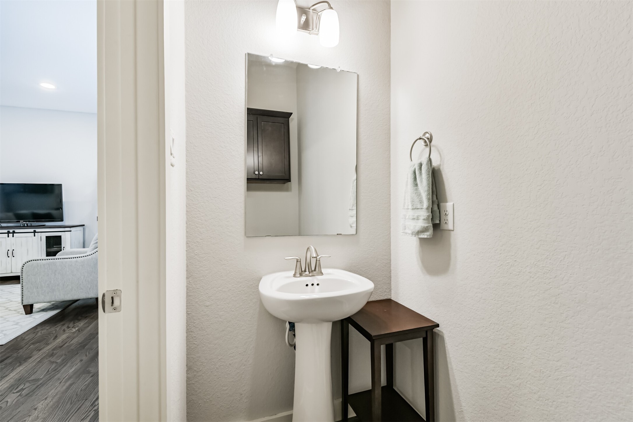 6623 Letein Street Houston, TX 77008 - Photo 21 of 37 There is a half bathroom on the second floor for your guests!