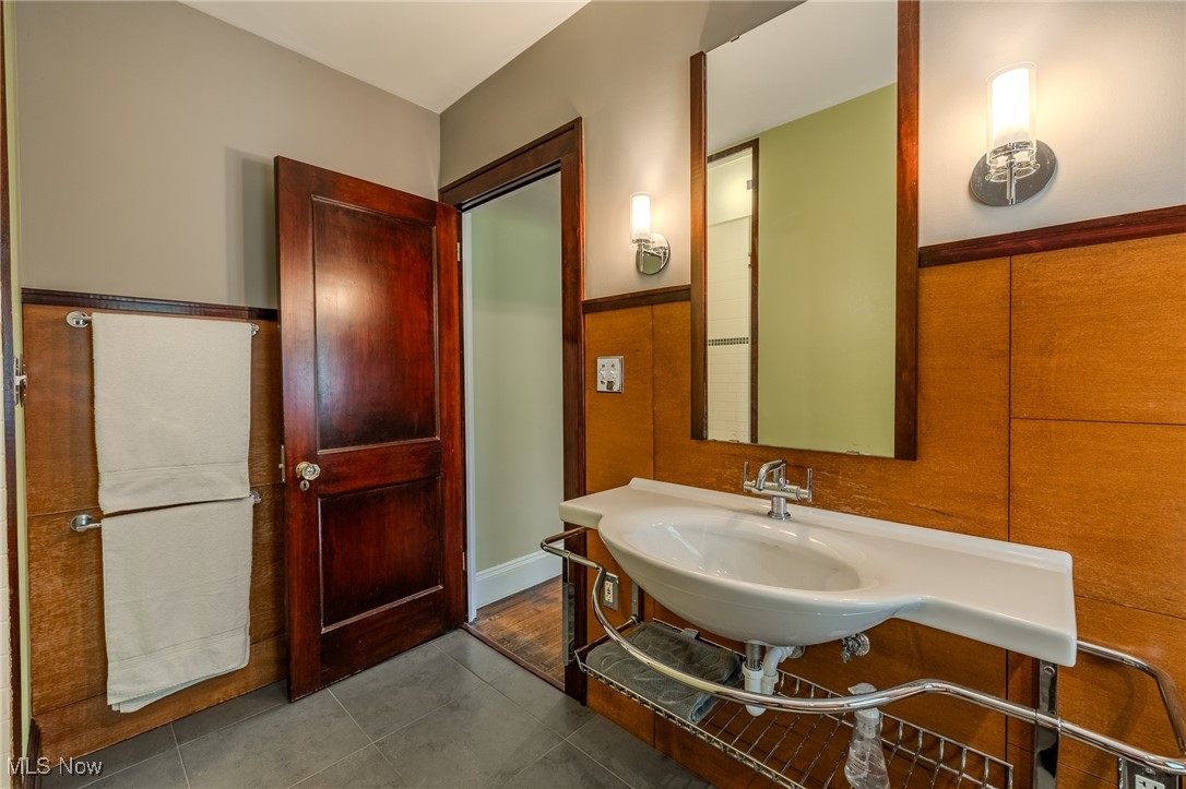 1100 Parkside Road Cleveland, OH 44108 - Photo 34 of 50 Gallery Image 34