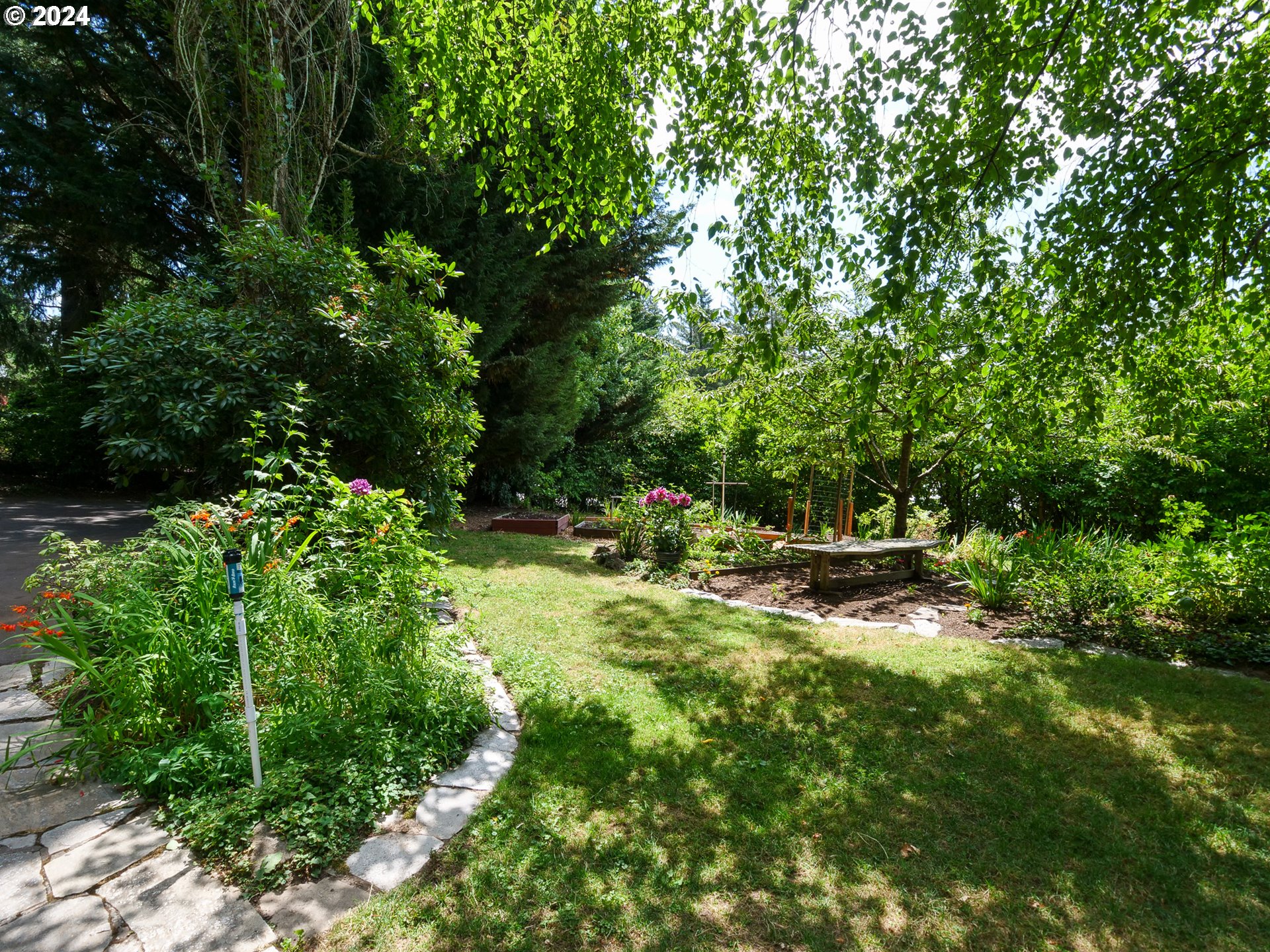 8707 Southwest Leahy Road Portland, OR 97225 - Photo 5 of 8 Gallery Image 5