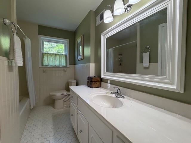 11075 Highway 57 Moscow, TN 38057 - Photo 24 of 39 a bathroom with a sink a toilet and a mirror