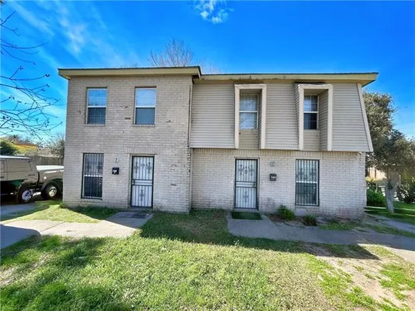 $229,000 | 584 Holmes Boulevard, Gretna, LA 70056