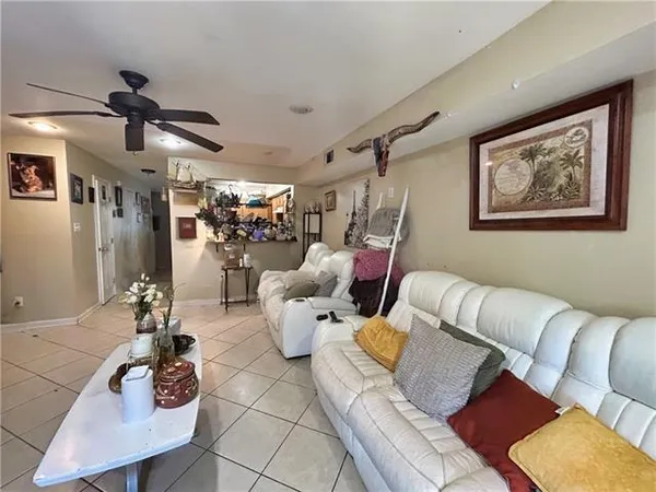 $229,000 | 584 Holmes Boulevard, Gretna, LA 70056