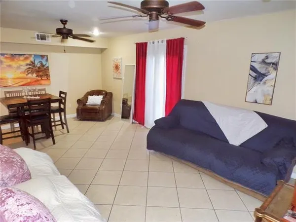 $229,000 | 584 Holmes Boulevard, Gretna, LA 70056