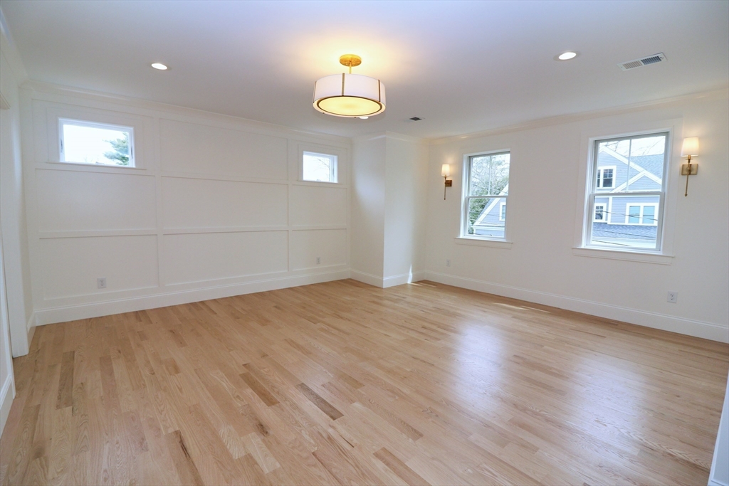 41 Curve Street Needham, MA 02492 - Photo 14 of 28