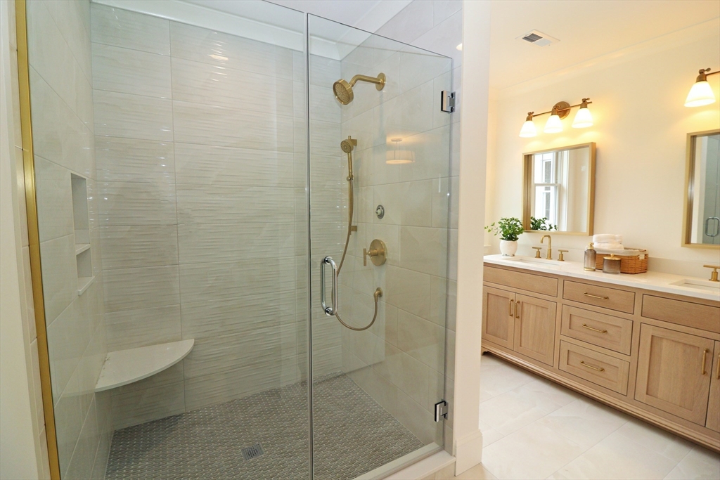 41 Curve Street Needham, MA 02492 - Photo 16 of 28